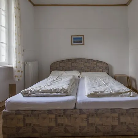 斯珀尔伯格飞度酒店 *